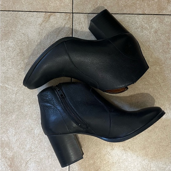 Frye Shoes - Frye Black Leather Ankle Booties with Block Heel